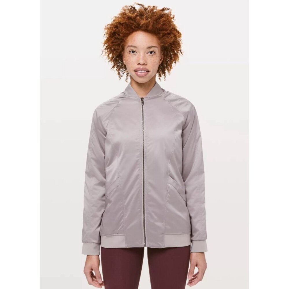 LULULEMON Jacket Womens Sz 8 Trace Back Bomber Light Gray Silver Sporty Athletic